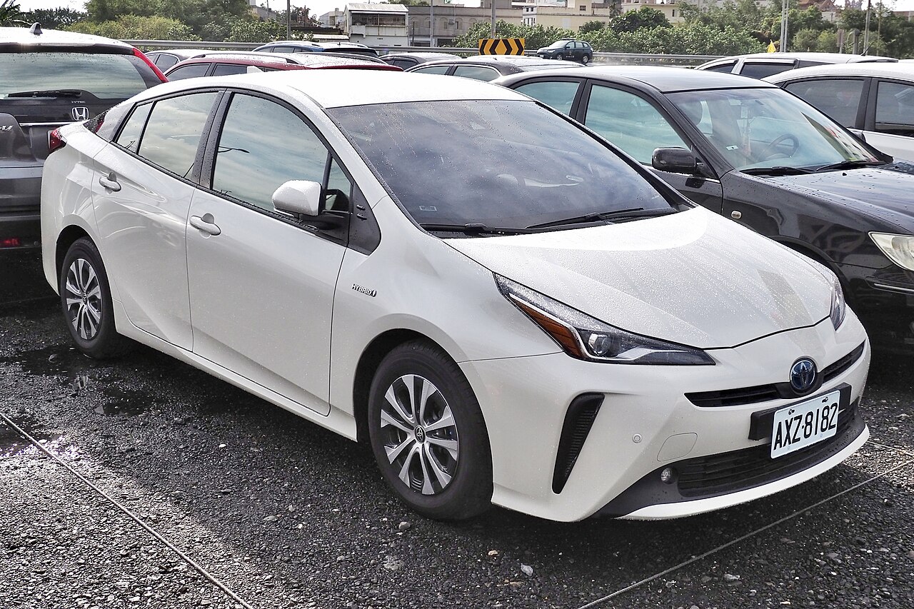Toyota Prius — Hybrid Saloon Hybrid Saloon